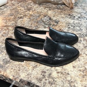 Kate Spade New York black flat loader.